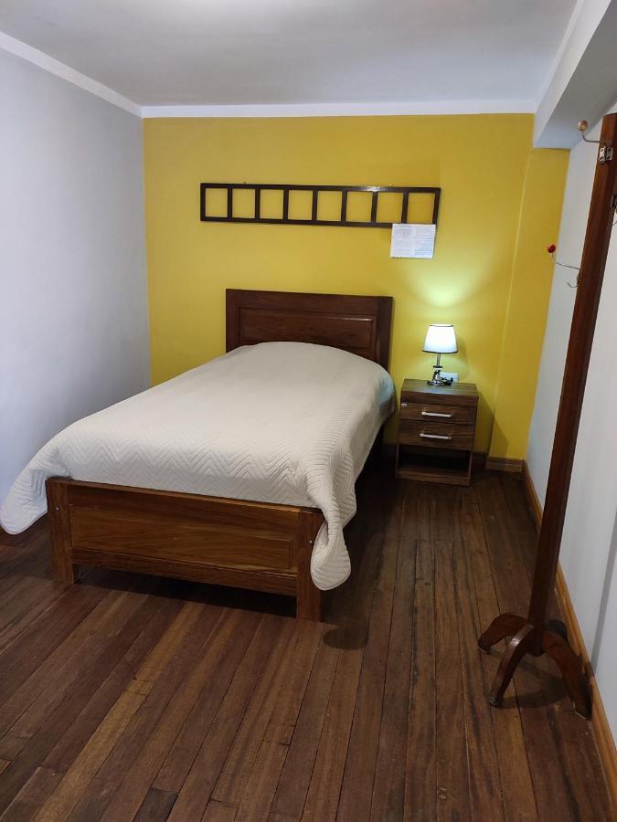 Los Faroles Hostal Potosí Extérieur photo
